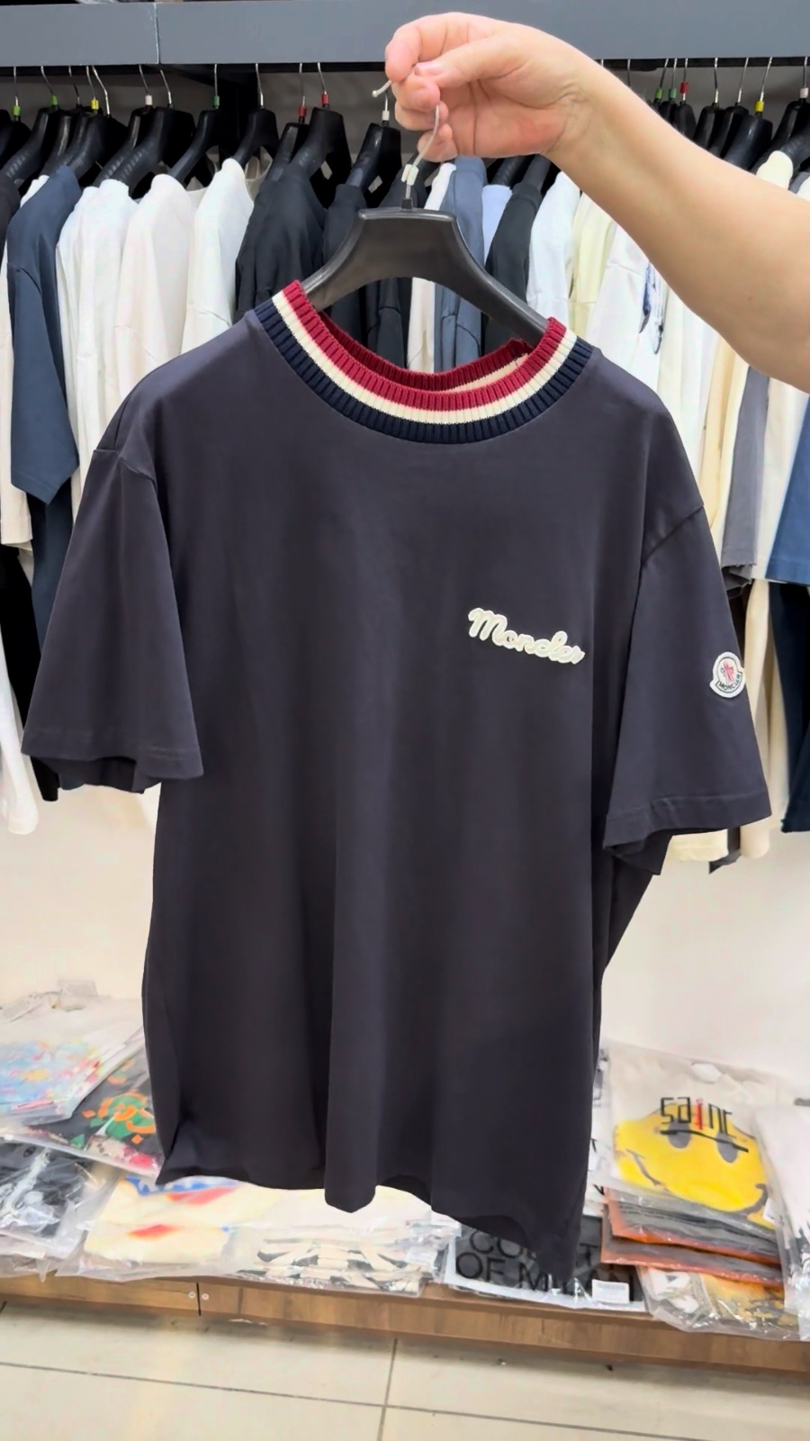 Футболка Moncler